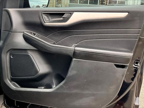 Used 2021 Ford Escape S image 22