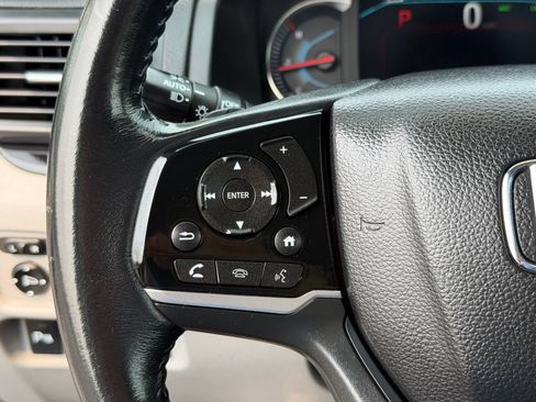 Used 2021 Honda Pilot Touring image 18