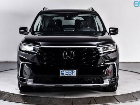 Used 2025 Honda Pilot Elite image 8