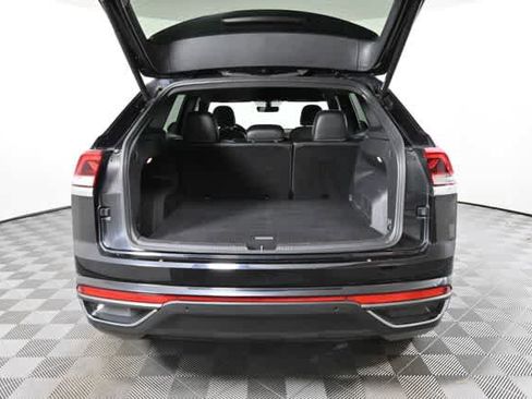 Certified 2023 Volkswagen Atlas Cross Sport SE w/ Black Wheel Package image 10