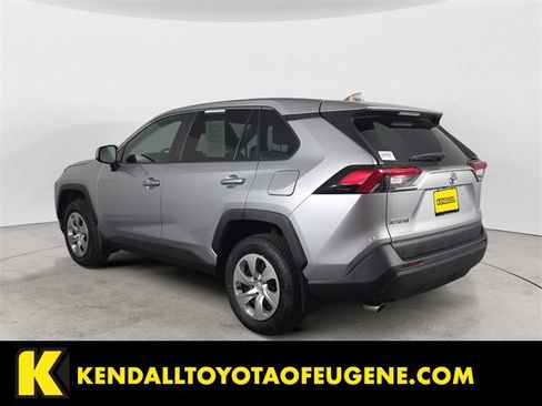 Used 2022 Toyota RAV4 LE image 3