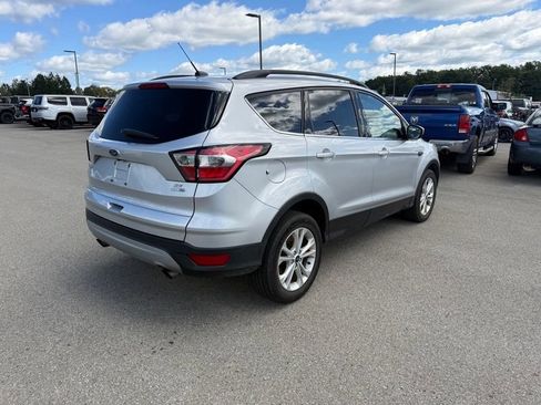 Used 2018 Ford Escape SE AWD/4WD image 16
