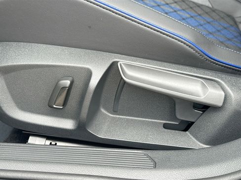 Used 2025 Volkswagen Golf R Black Edition w/ Euro Stye Package image 24