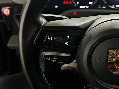 Used 2021 Porsche Taycan image 30