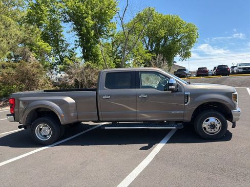 Used 2018 Ford F350 Lariat w/ Lariat Ultimate Package AWD/4WD image 4