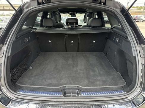 Used 2025 Mercedes-Benz GLC 300 image 8