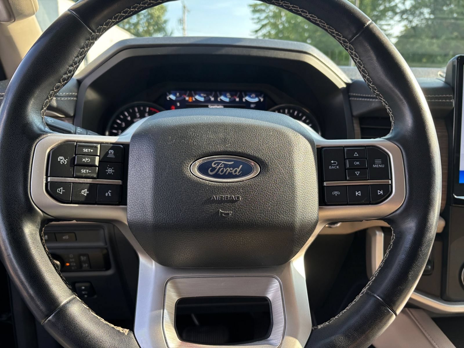 Used 2024 Ford Expedition Limited AWD/4WD image 30
