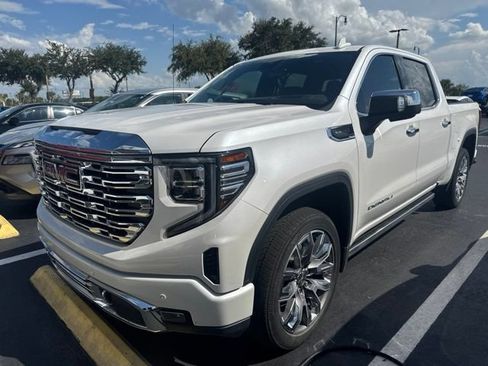 Used 2023 GMC Sierra 1500 Denali w/ Denali Reserve Package AWD/4WD image 2