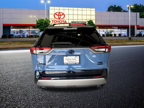 Used 2024 Toyota RAV4 XSE w/ Advanced Technology Package AWD/4WD image 30