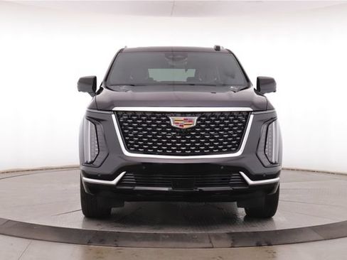 Used 2026 Cadillac Escalade Luxury w/ Touring Package AWD/4WD image 12