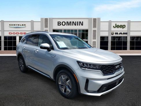 Used 2023 Kia Sorento EX image 2