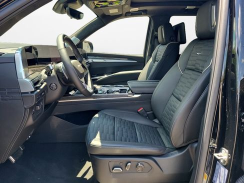 New 2026 Cadillac Escalade V w/ LPO, ONYX Package AWD/4WD image 9