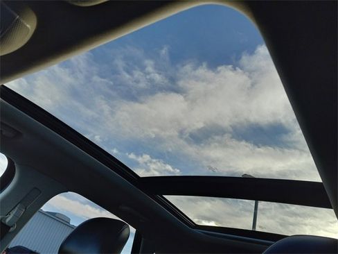 Used 2019 Ford Edge Titanium w/ Cold Weather Package image 25