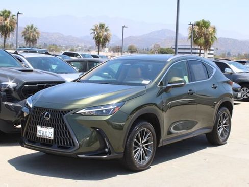 Used 2024 Lexus NX 250 FWD image 3