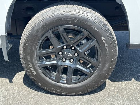 Used 2025 Chevrolet Silverado 1500 Custom w/ Turbomax Blackout Package AWD/4WD image 20
