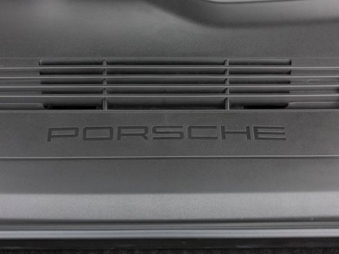 Used 2025 Porsche 718 Cayman image 32