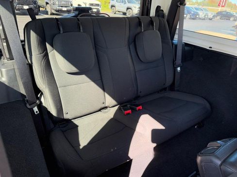 Used 2020 Jeep Wrangler Sport image 9