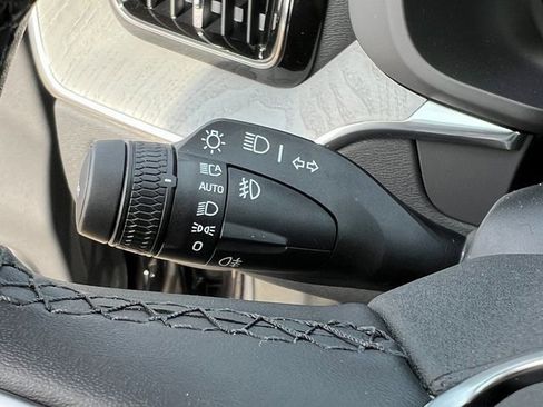 New 2025 Volvo XC60 B5 Plus w/ Protection Package Premier image 24