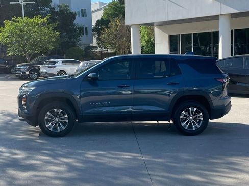 Used 2025 Chevrolet Equinox LT image 3