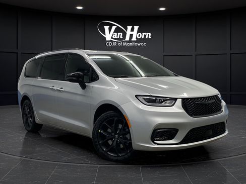 New 2026 Chrysler Pacifica Select w/ S Appearance Package AWD/4WD image 41