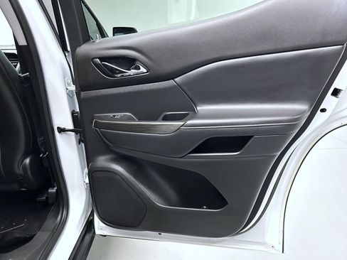 Used 2019 GMC Acadia SLT w/ Black Edition AWD/4WD image 17
