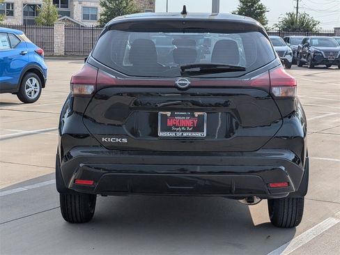 New 2025 Nissan Kicks Play S image 5