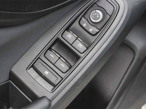 Used 2022 Subaru Crosstrek 2.0i Premium w/ Moonroof Package image 28