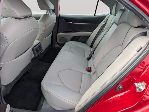 Used 2021 Toyota Camry XSE FWD image 14