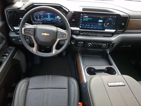 Used 2024 Chevrolet Silverado 3500 High Country w/ Technology Package image 11