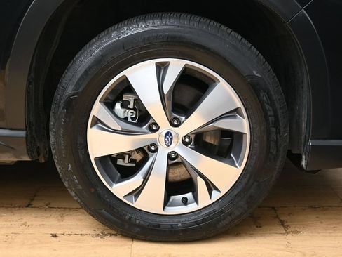 Used 2025 Subaru Ascent Premium AWD/4WD image 11