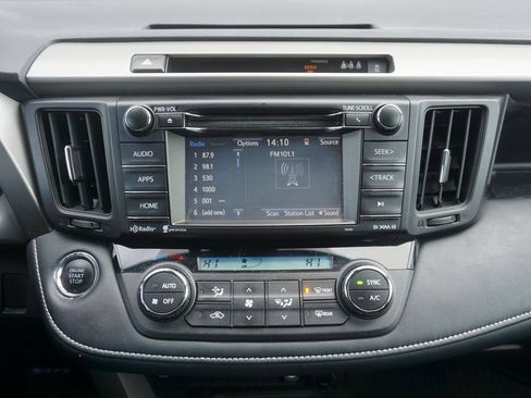 Used 2018 Toyota RAV4 XLE image 9