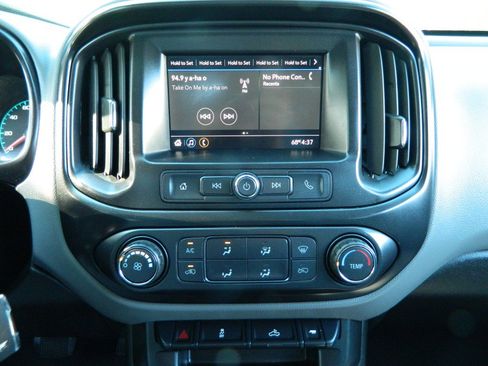 Used 2021 Chevrolet Colorado W/T w/ WT Convenience Package AWD/4WD image 17