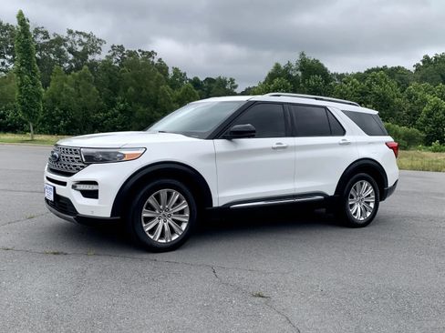 Used 2020 Ford Explorer Limited w/ Class III Trailer Tow Package RWD image 3