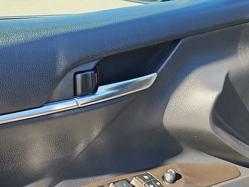 Used 2023 Toyota Camry SE image 15