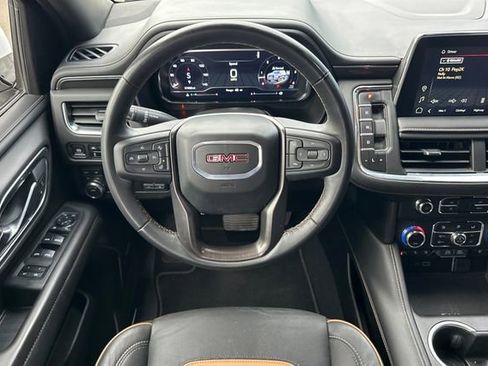 Used 2024 GMC Yukon XL AT4 w/ Technology Package AWD/4WD image 17