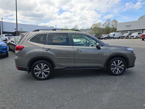 Used 2020 Subaru Forester Limited image 2