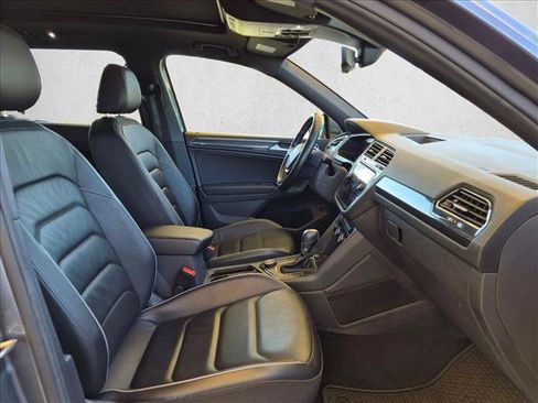 Used 2018 Volkswagen Tiguan SEL Premium AWD/4WD image 19