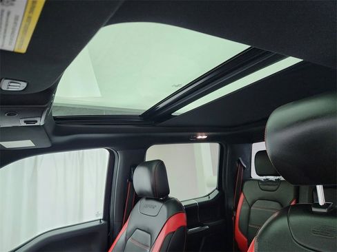 Used 2019 Ford F150 Lariat w/ Equipment Group 502A Luxury image 11