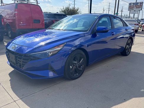 Used 2021 Hyundai Elantra SEL image 16