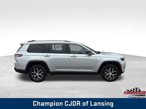 Used 2023 Jeep Grand Cherokee L Limited AWD/4WD image 8
