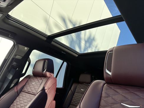 New 2026 Cadillac Escalade Luxury w/ Touring Package image 17