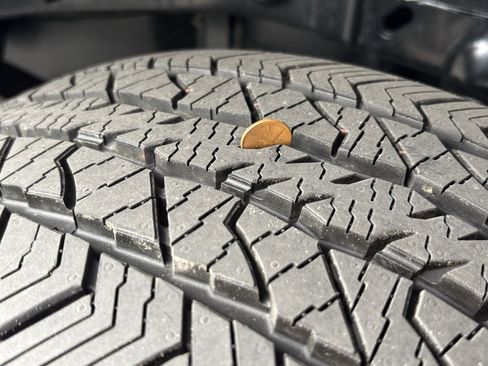 Used 2025 Ford F150 Lariat w/ Equipment Group 502A High image 15