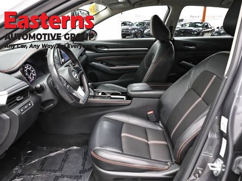 Used 2023 Nissan Altima 2.5 SR FWD image 14