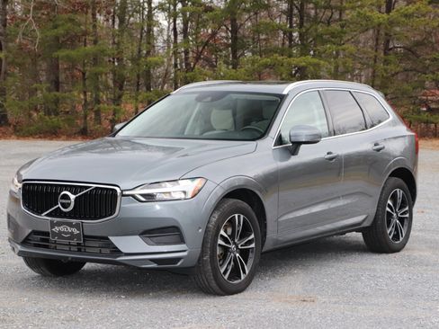 Used 2019 Volvo XC60 T6 Momentum w/ Premium Package image 40