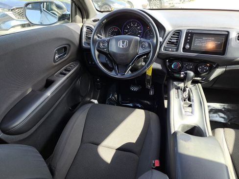 Used 2019 Honda HR-V Sport image 9