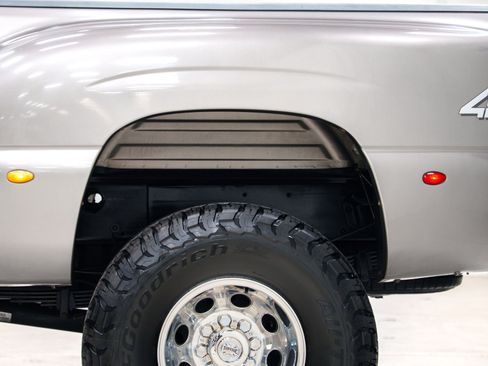 Used 2006 Chevrolet Silverado 3500 LT w/ Heavy-Duty Power Package AWD/4WD image 13