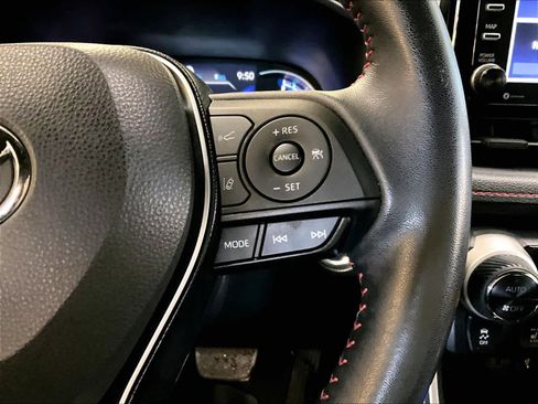 Used 2021 Toyota RAV4 SE image 24