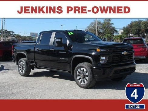 Used 2024 Chevrolet Silverado 2500 Custom w/ Custom Value Package image 1