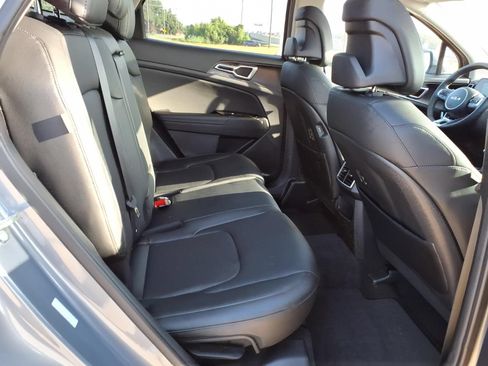 Used 2025 Kia Sportage EX w/ Premium Package FWD image 21