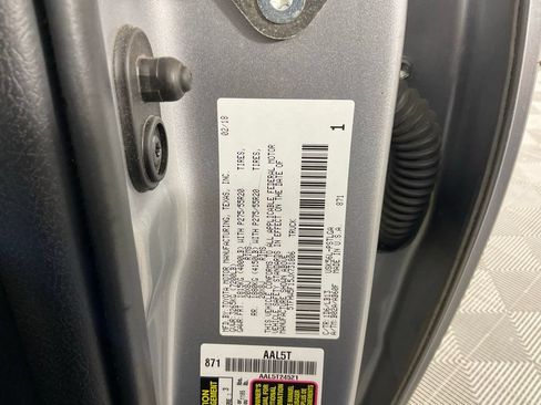 Used 2018 Toyota Tundra Limited AWD/4WD image 28